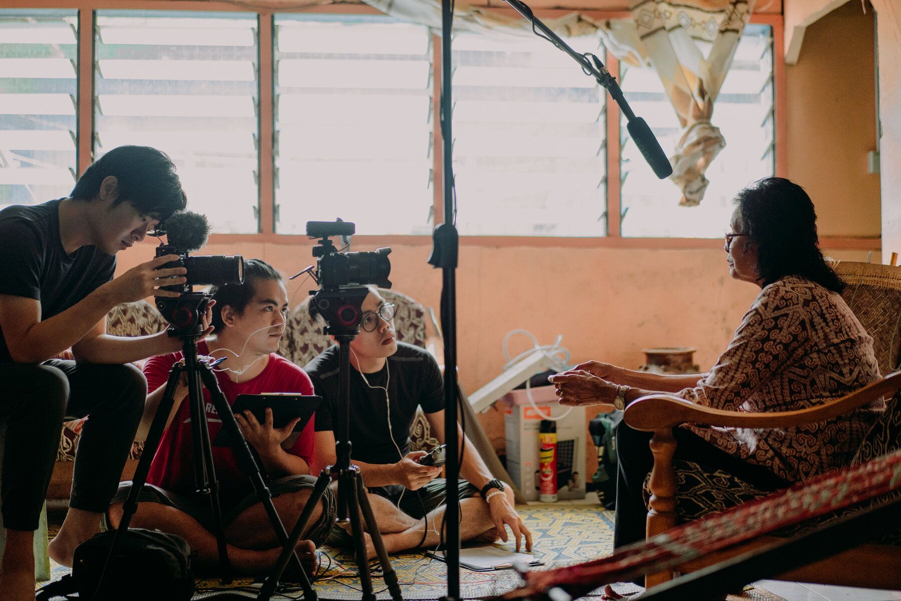 Behind the scenes on Dreams of Cloth and Colour, photo 1