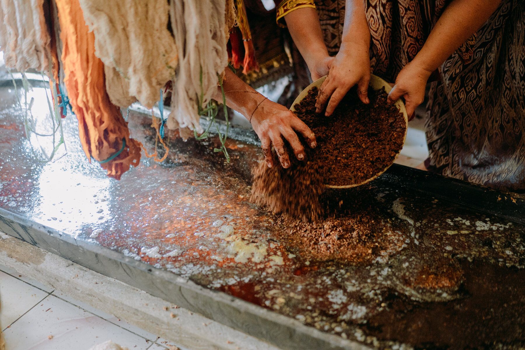 Behind the scenes on Dreams of Cloth and Colour, photo 3
