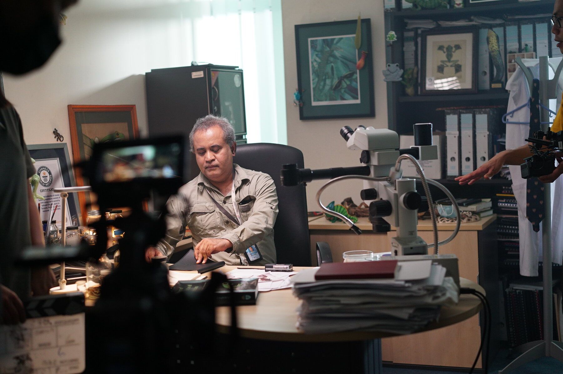 Behind the scenes on The Lost Bornean Rainbow Toad, photo 6